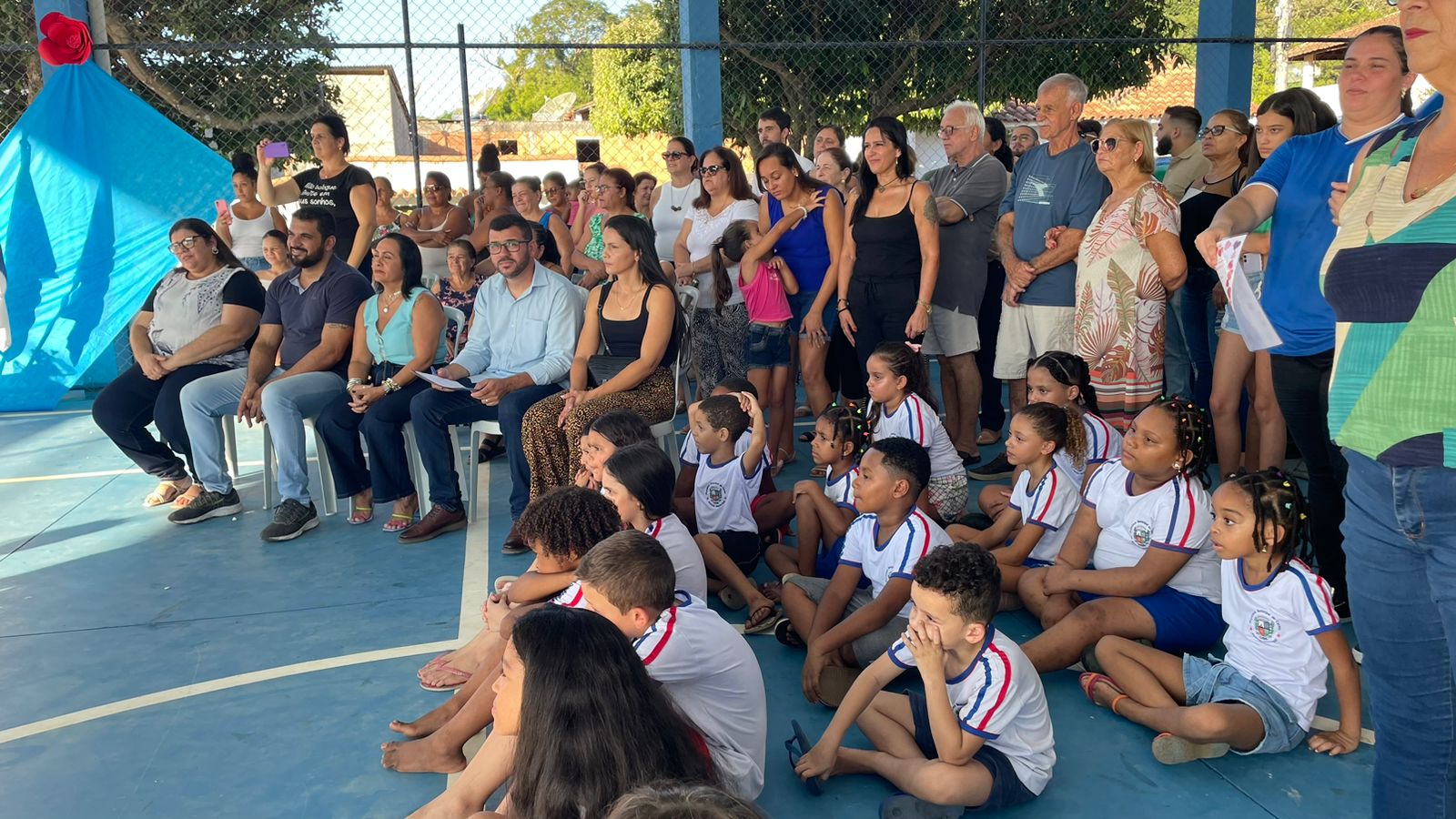 Prefeitura de Carmo reinaugura quadra de esportes em Córrego da Prata