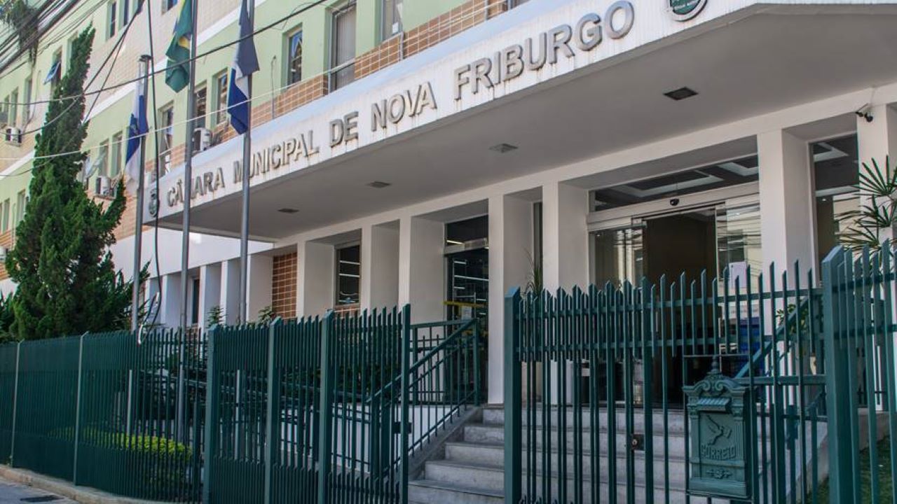 Câmara de Nova Friburgo autoriza a criação de 2.946 cargos públicos no município