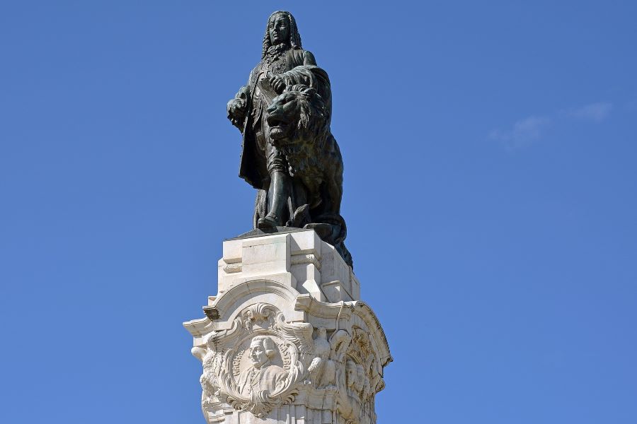 Estátua do Marquês de Pombal em Lisboa, Portugal. Fonte: Wikipédia