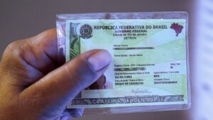 Detran.RJ passa a emitir novo modelo de Carteira de Identidade Nacional para pessoas de todas as idades