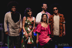 Sara Bentes e banda fazem apresentação no Sesc Nova Friburgo