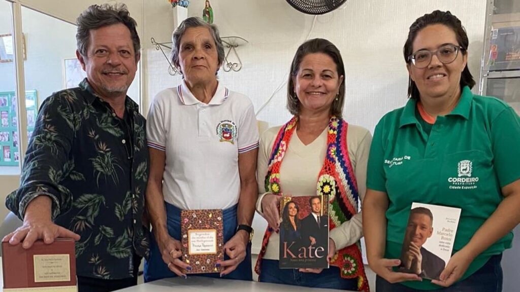 Biblioteca de Cordeiro recebe doação de 210 livros