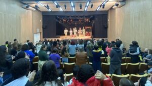 Espetáculo de teatro é apresentado no Centro Cultural em Cantagalo