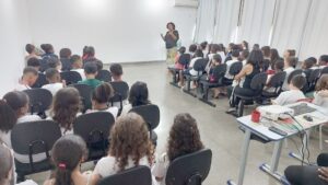Estudantes assistem palestra sobre biodiversidade em Macuco