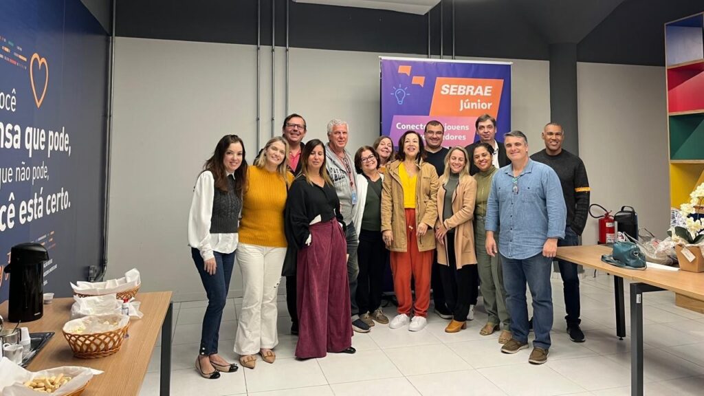 Nova Friburgo sedia encontro para garantir qualidade da água mineral comercializada