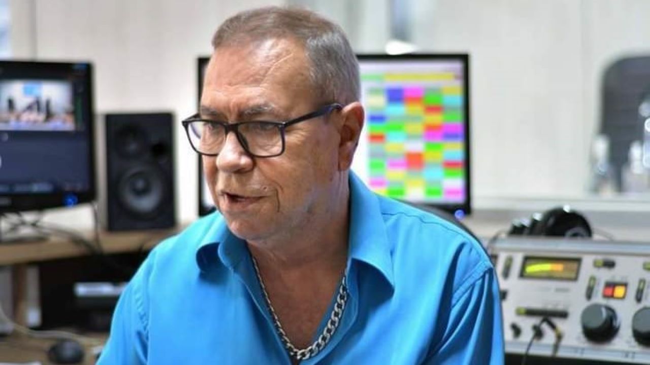 Pedro Osmar, da Rádio Nova Friburgo FM, completa 55 anos de radialista