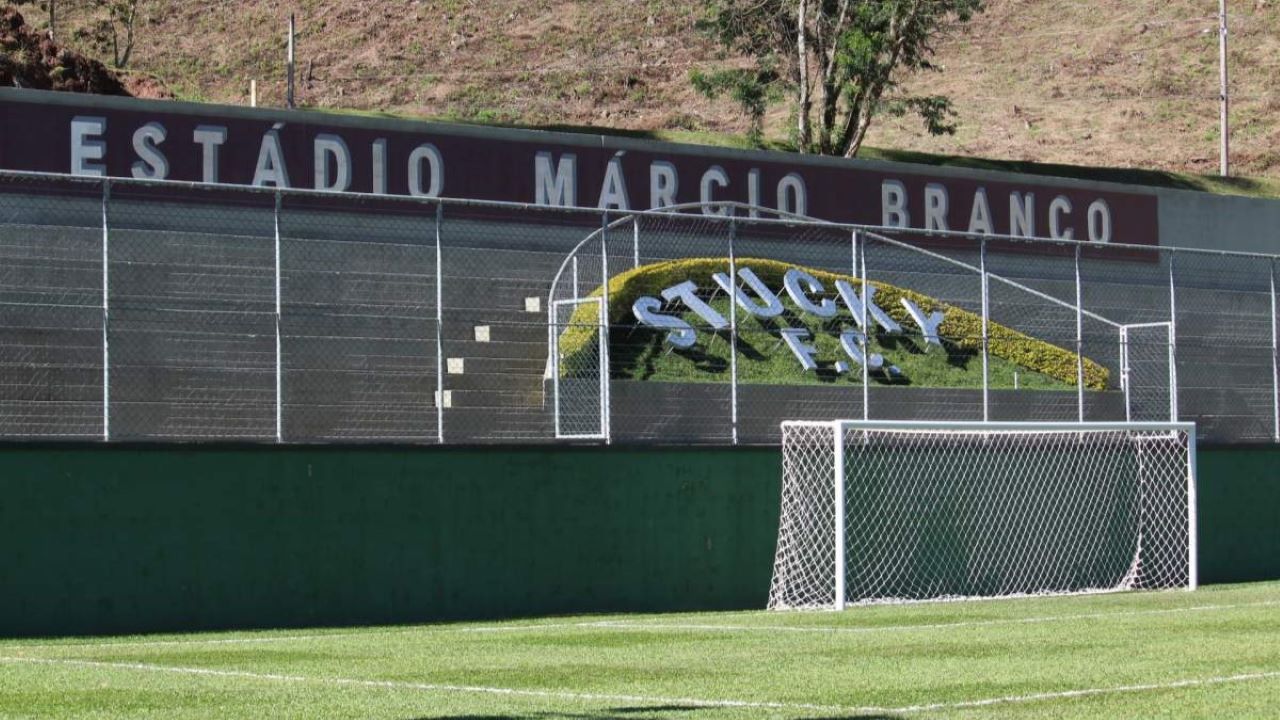 Estádio Márcio Branco em Stucky