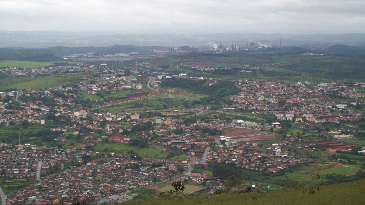 Uma das cidades mais belas e históricas de Minas Gerais, Ouro Branco, localizada a 100 km de Belo Horizonte, celebra o seu tricentenário. neste, fundado em 1724, como povoado de Santo Antônio de Ouro Branco.