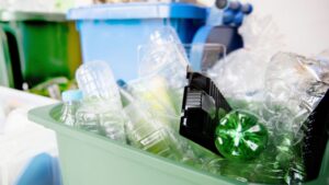 Os projetos devem focar na coleta seletiva de resíduos recicláveis secos, triagem, tratamento e beneficiamento desses materiais, bem como na estruturação e fortalecimento das organizações de catadores. Imagem: Ministério das Cidades