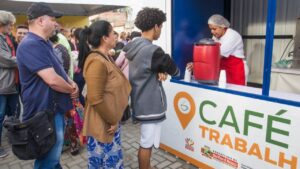 Programa Café do Trabalhador completa dois anos e soma mais de cinco milhões de kits distribuídos