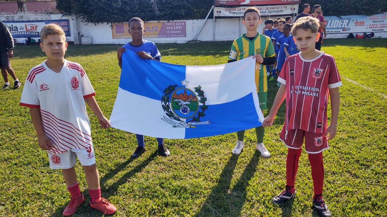 Cantagalo vence Torneio de Abertura do Campeonato do Calcário de Escolinhas de Futebol