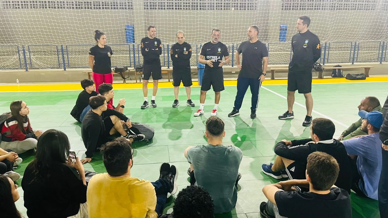 Alunos da Estácio Nova Friburgo vivenciam experiências enriquecedoras com a Seleção Brasileira de Futsal