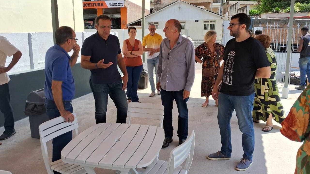 Deputado Hugo Leal visita Pestalozzi e Asilo em Cantagalo, onde já liberou recursos