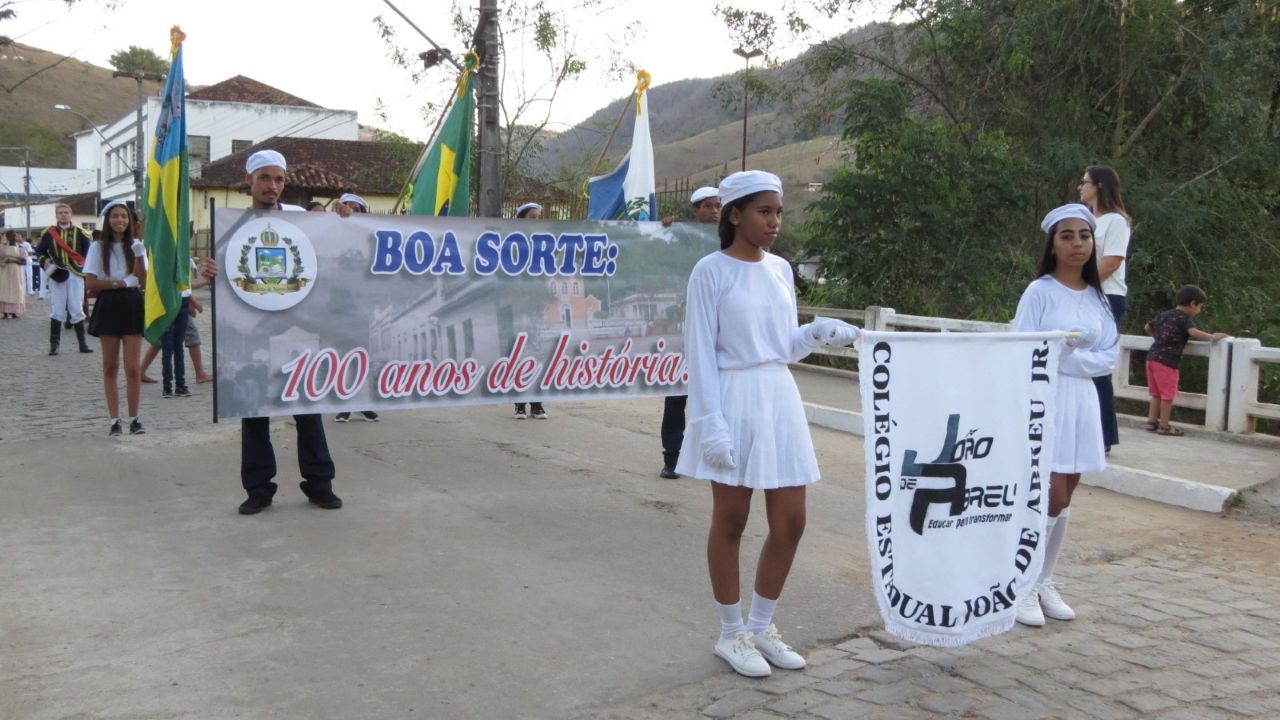 Desfile realizado no aniversário de Boa Sorte contou a história do distrito