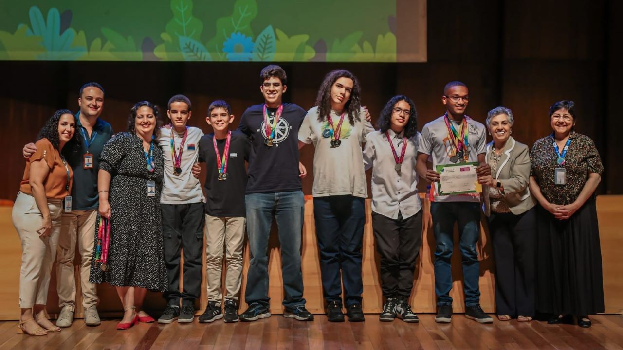 Mais de 100 alunos da rede estadual são premiados na OBMEP