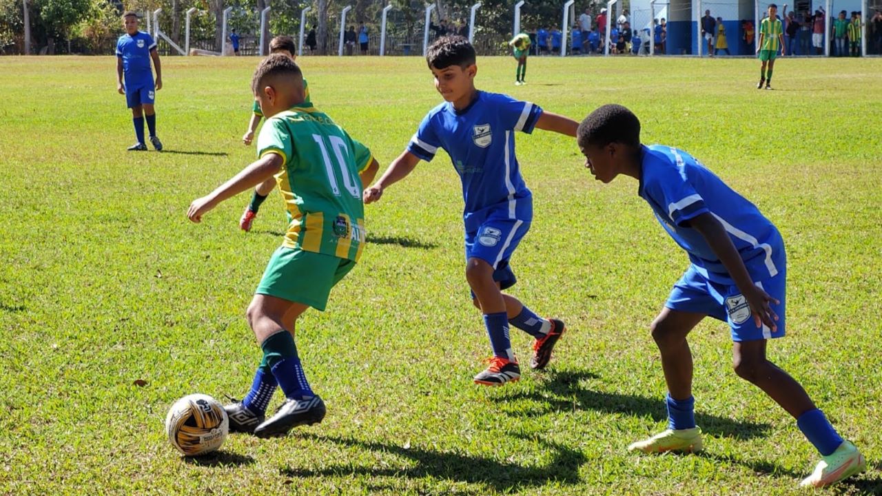 Quinta rodada movimenta a disputa do Campeonato de Escolinhas do Calcário