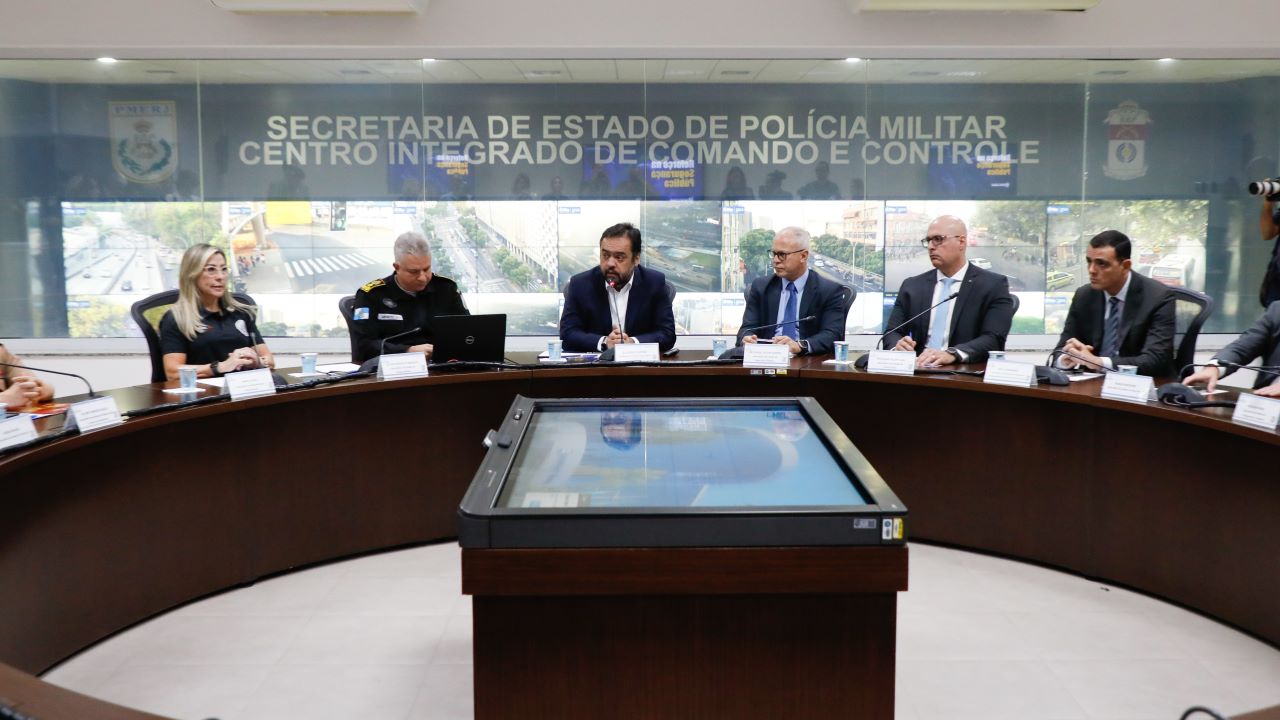 Cláudio Castro autoriza convocação de mais de 5 mil novos policiais militares e civis