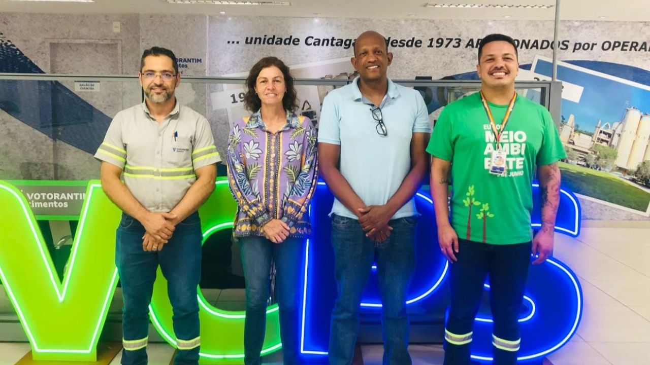 Manuela visita fábrica de cimento Votorantim e garante saibro para as estradas vicinais