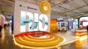 Estande do Rio de Janeiro destaca a belezas do estado em uma ativação instagramável. Crédito: Ascom Setur-RJ