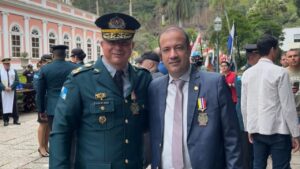 Deputado Bruno Boaretto é condecorado com a Medalha do Mérito Imperial Dom Pedro II, em Petrópolis