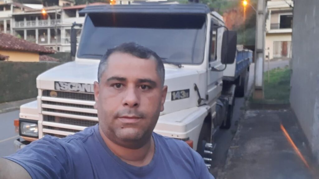 Ditinho é caminhoneiro desde os 15 anos