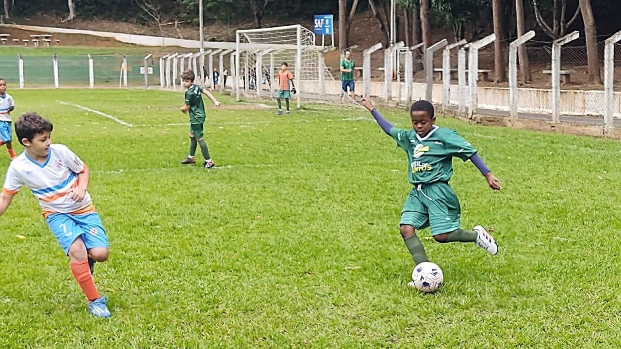 Monte Carmelo vence torneio do Calcário Sub 9