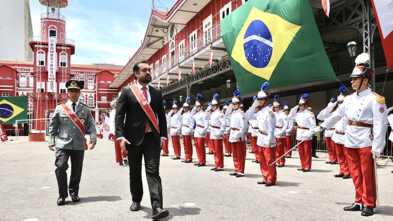 Cláudio Castro amplia efetivo do Corpo de Bombeiros