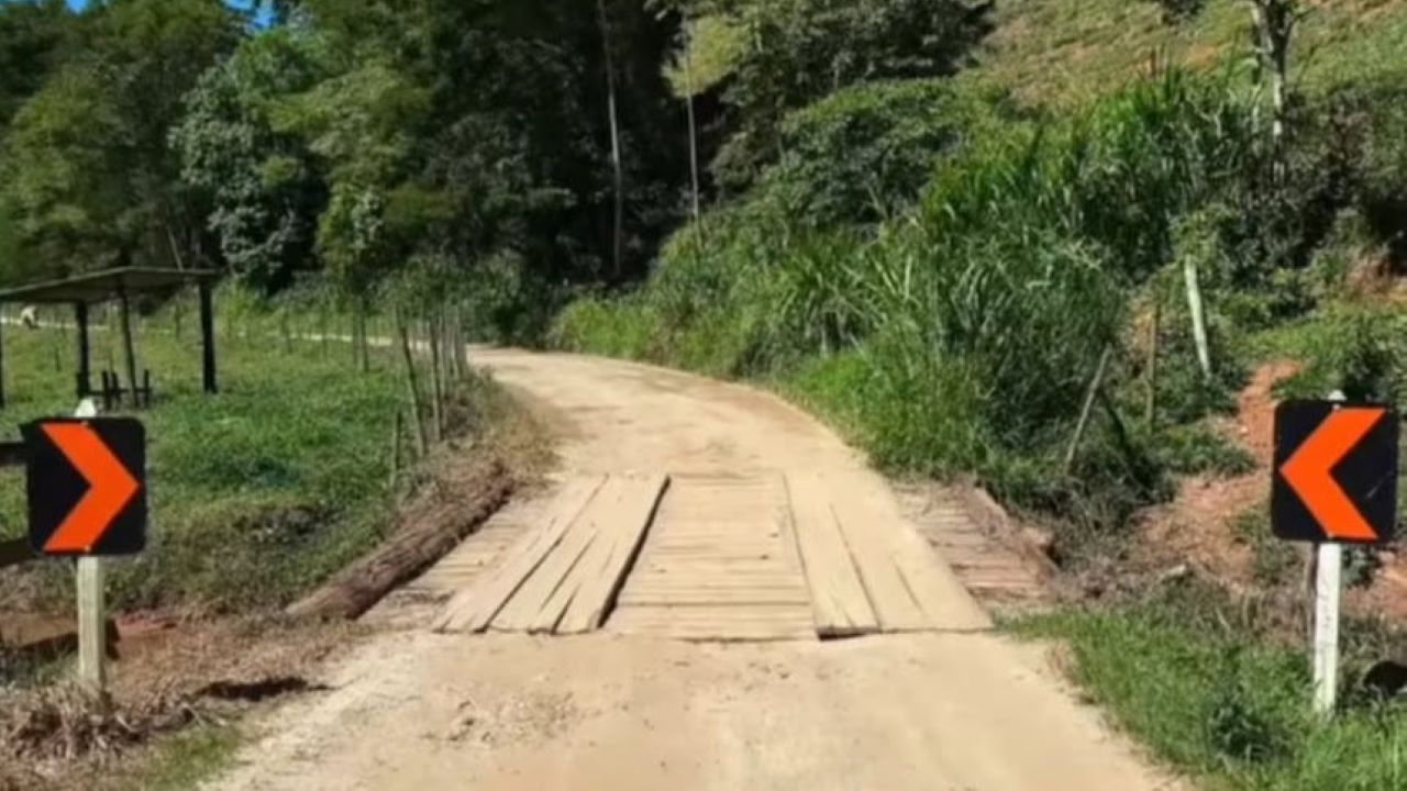 DER garante realizar recapeamento na RJ 152 em Duas Barras