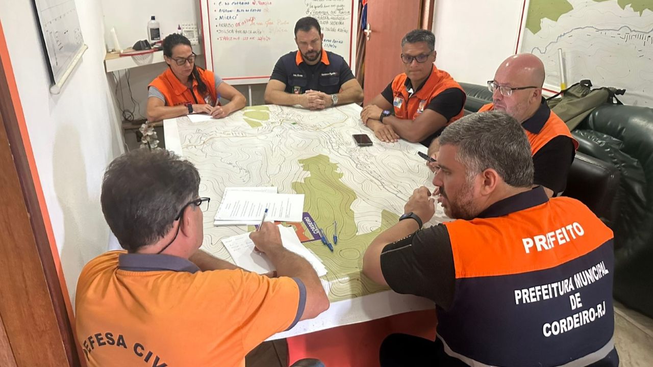 Equipes do Governo do Estado monitoram os municípios de Cordeiro e Cantagalo, atingidos por temporal