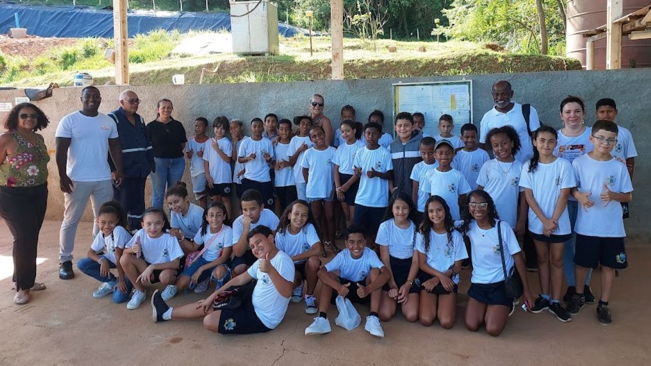 Estudantes em Macuco visitam Aterro Sanitário Municipal