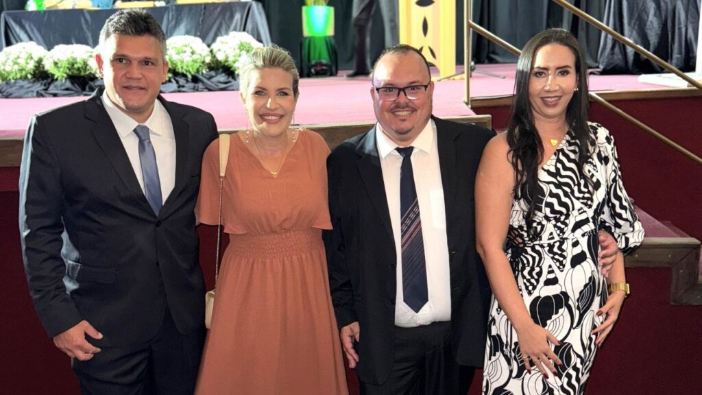 Prefeita de Macuco e seu vice-prefeito participaram do evento acompanhados de seus respectivos cônjuges