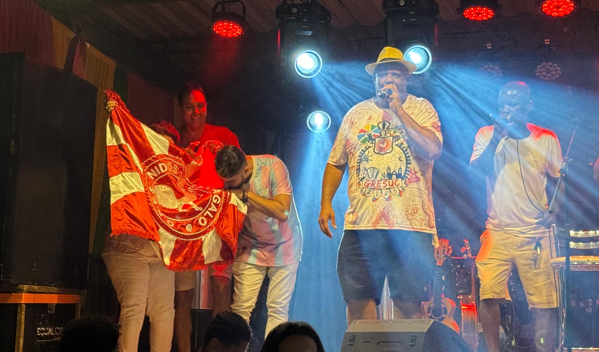 Carnavalesco Tarcísio Zanon recebe homenagem em Cantagalo