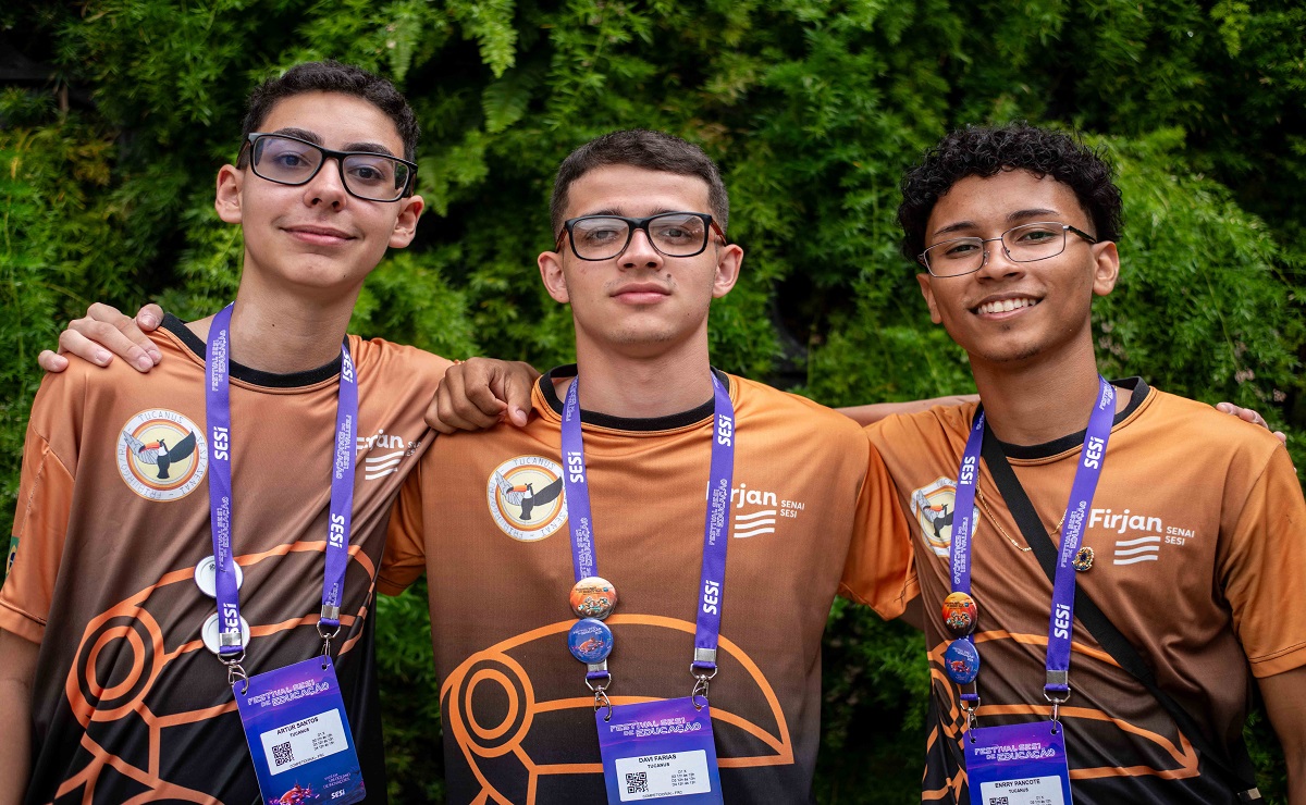 Alunos da Firjan SESI Nova Friburgo participam de Torneio Nacional de Robótica em Brasília