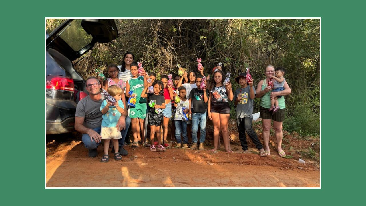 Projeto Páscoa Feliz realizou a doação de ovos de chocolate para crianças de Cantagalo e Macuco