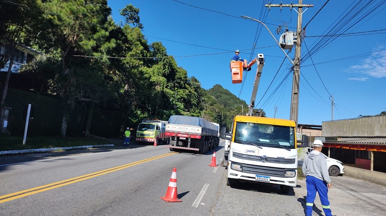 Concessionária Rota 116 realiza operação de Pare e Siga em apoio à Prefeitura de Nova Friburgo