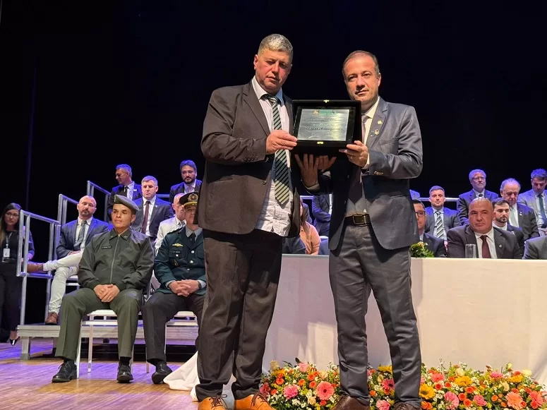 Deputado estadual Bruno Boaretto recebe título de cidadão de Nova Friburgo