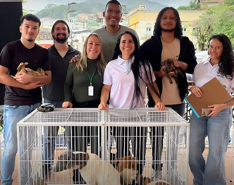 Primeira Feira de Adoção Pet é realizada em Duas Barras