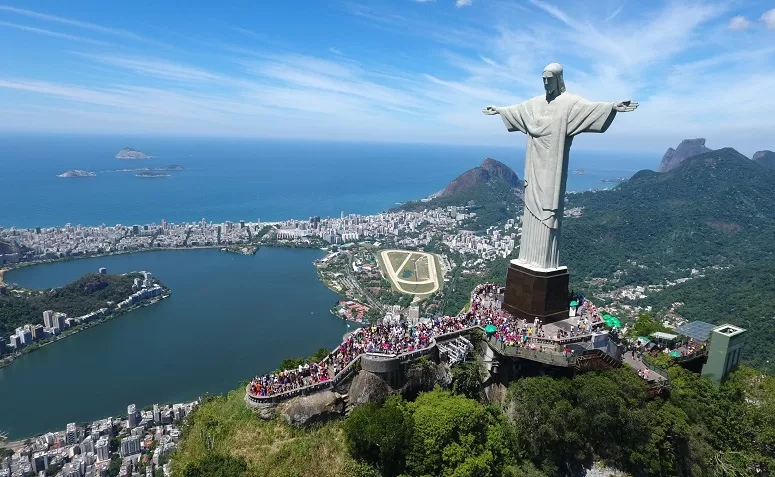 Agora é Lei: Jesus Cristo é nomeado guardião do estado do Rio de Janeiro