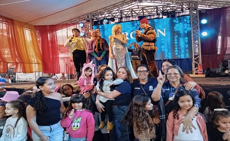 Equipe da Secretaria de Cultura brilha na Tenda Literária 2025 durante a Exposição de Cordeiro