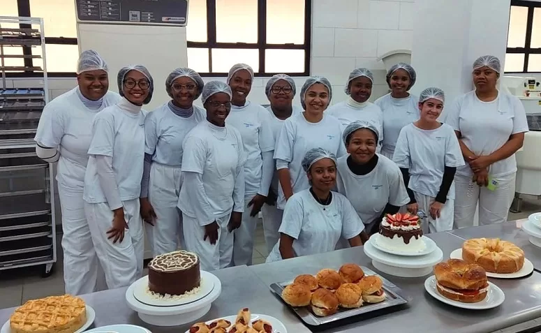 Curso de Auxiliar de Padaria e Confeitaria é concluido em Macuco