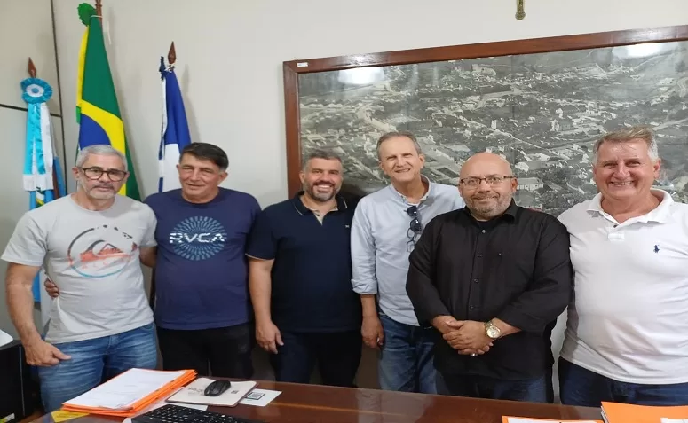 Ex-deputado Nilton Salomão realiza encontros políticos em Cordeiro e Teresópolis