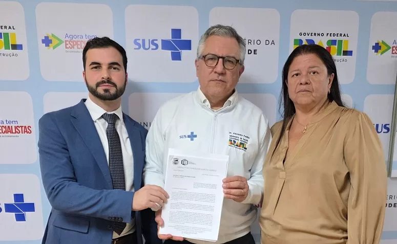 Vereador Marcos Marins entrega dossiê ao Ministro da Saúde e solicita auditoria federal no Hospital Municipal Raul Sertã