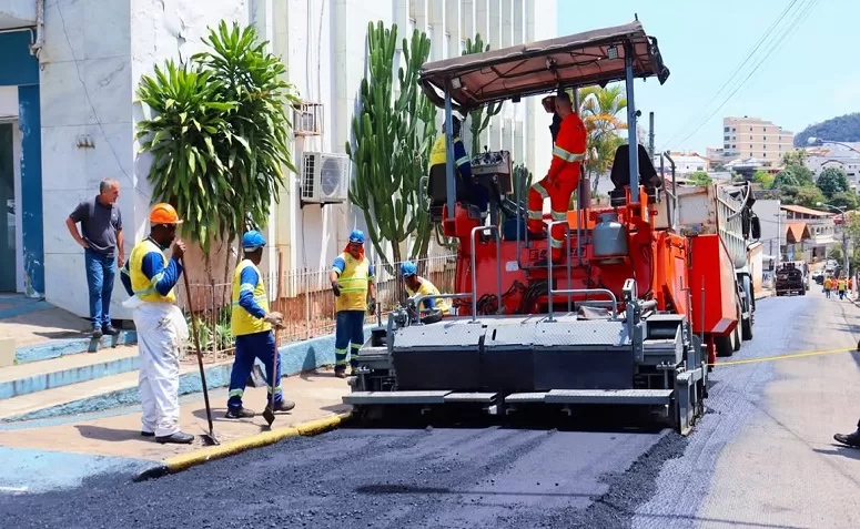 Asfalto no Carmo melhora acesso e mobilidade na região