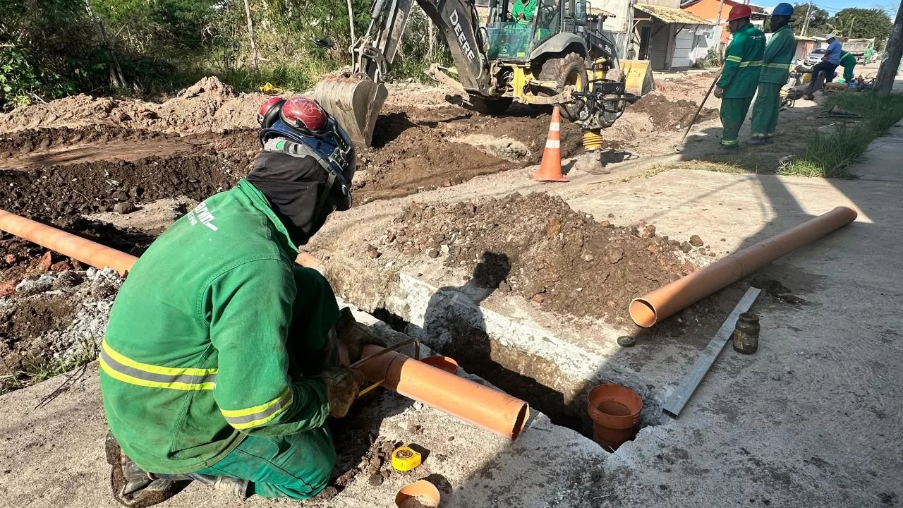 A implantação de mais de 12k m de rede coletora em Rio das Ostras