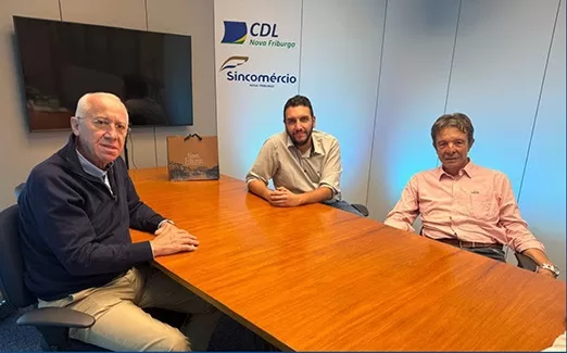 Reunião na sede da CDL e do Sincomércio trata de desenvolvimento econômico