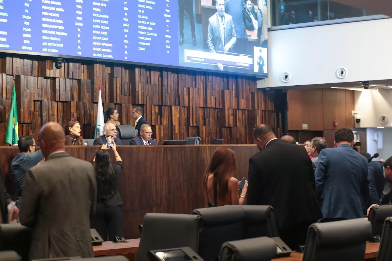 Alerj aprova projeto de lei sobre prevenção às enchentes sugerido no parlamento juvenil