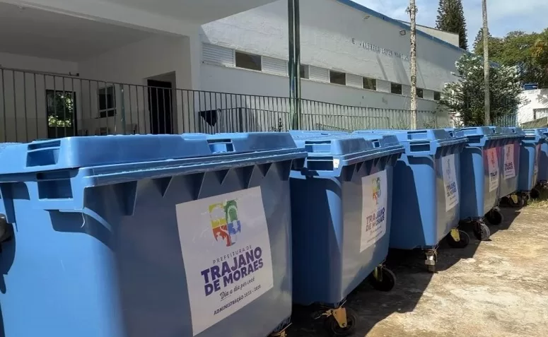 Prefeitura de Trajano de Moraes adquire containers de lixo