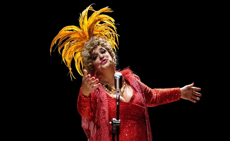 Teatro Municipal de Nova Friburgo recebe o premiado espetáculo “Nasci pra ser Dercy”, com Grace Gianoukas