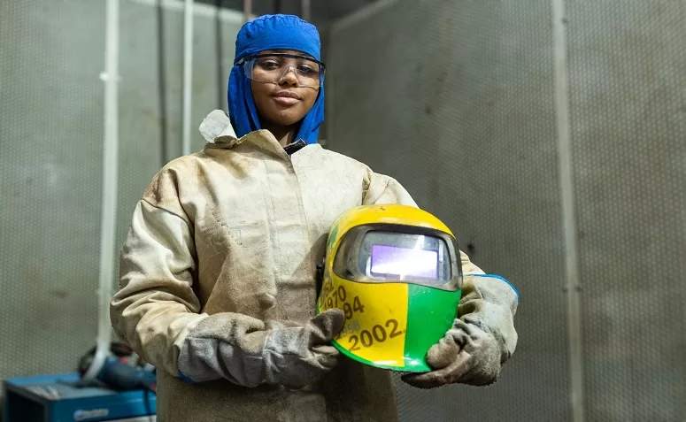 Número de mulheres na indústria cresceu 70% nos últimos 5 anos, aponta Firjan