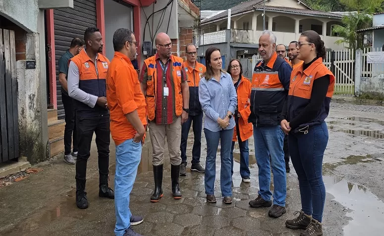 Deputada intensifica visitas a municípios atingidos pelas chuvas no RJ com apoio do governo federal